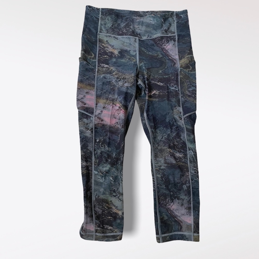lululemon woman crop 6